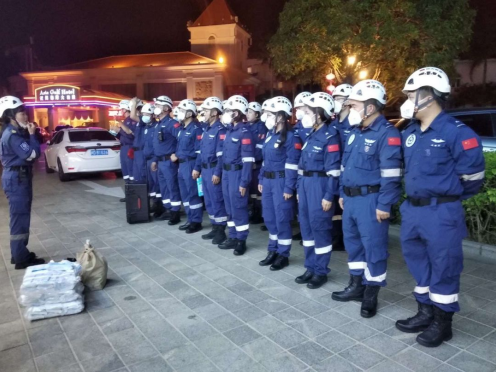 Ayúdense unos a otros y trabajen juntos para luchar contra la epidemia: Bailikind donó mascarillas quirúrgicas desechables y guantes de nitrilo a Xiamen